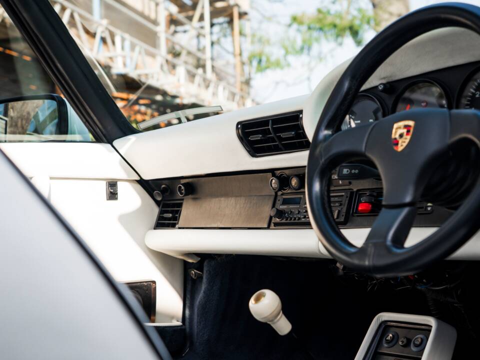 Bild 47/60 von Porsche 911 Carrera 3.2 (1987)