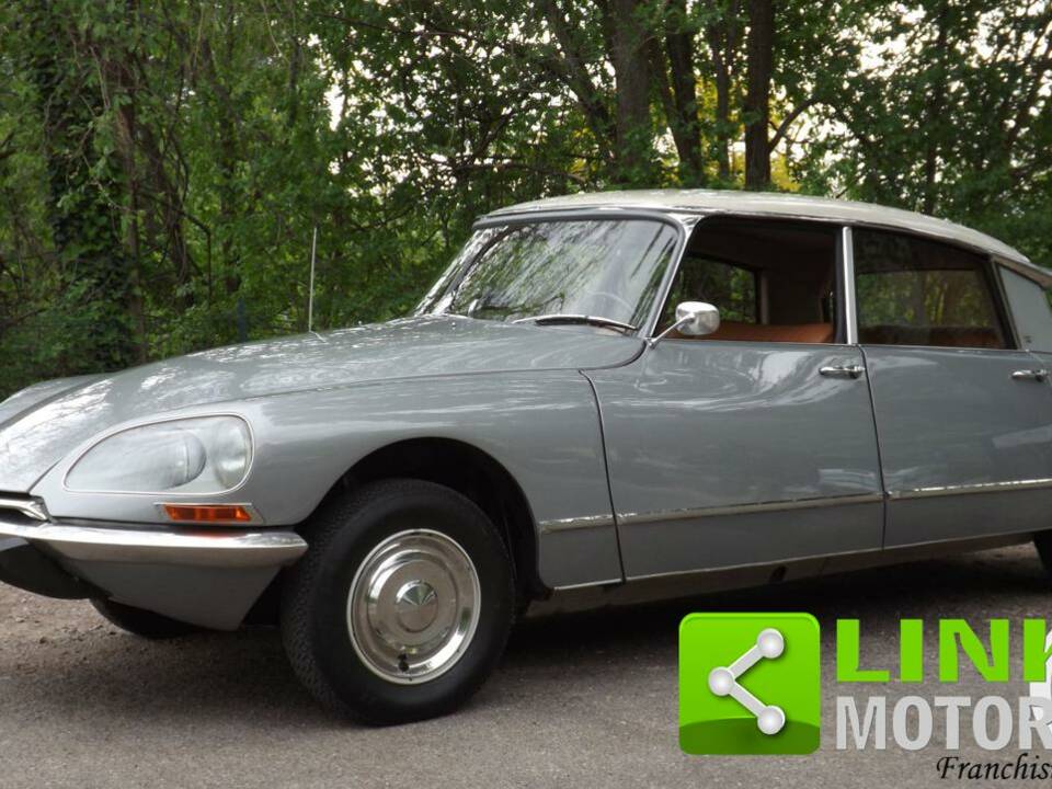 Immagine 2/10 di Citroën DS 21 Pallas (1969)