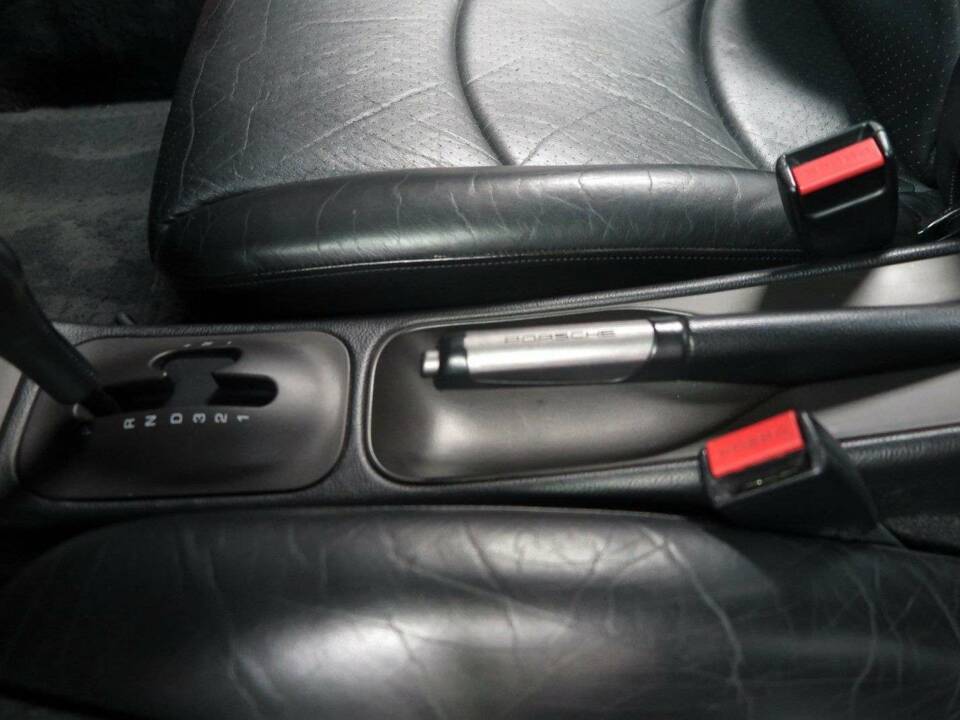 Immagine 17/43 di Porsche 911 Carrera (1997)