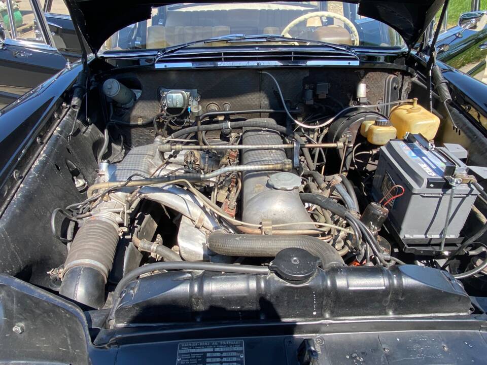 Afbeelding 8/9 van Mercedes-Benz 220 SE b (1964)