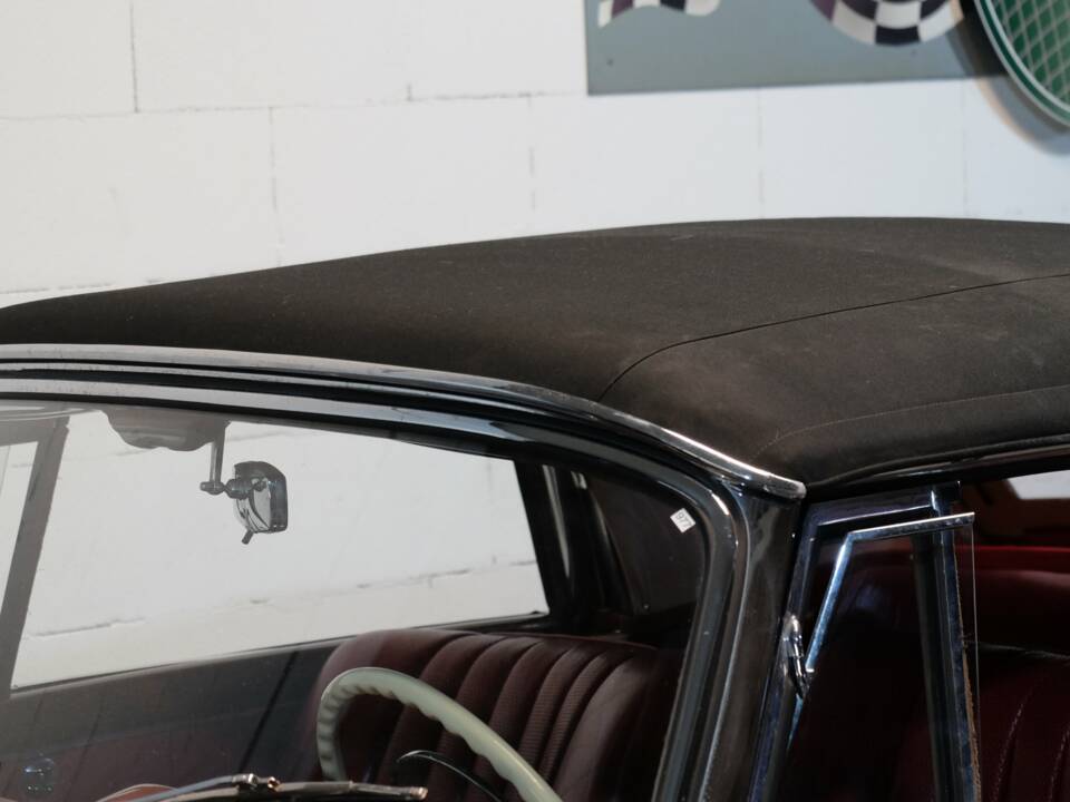 Image 18/30 of Mercedes-Benz 220 S Cabriolet (1957)
