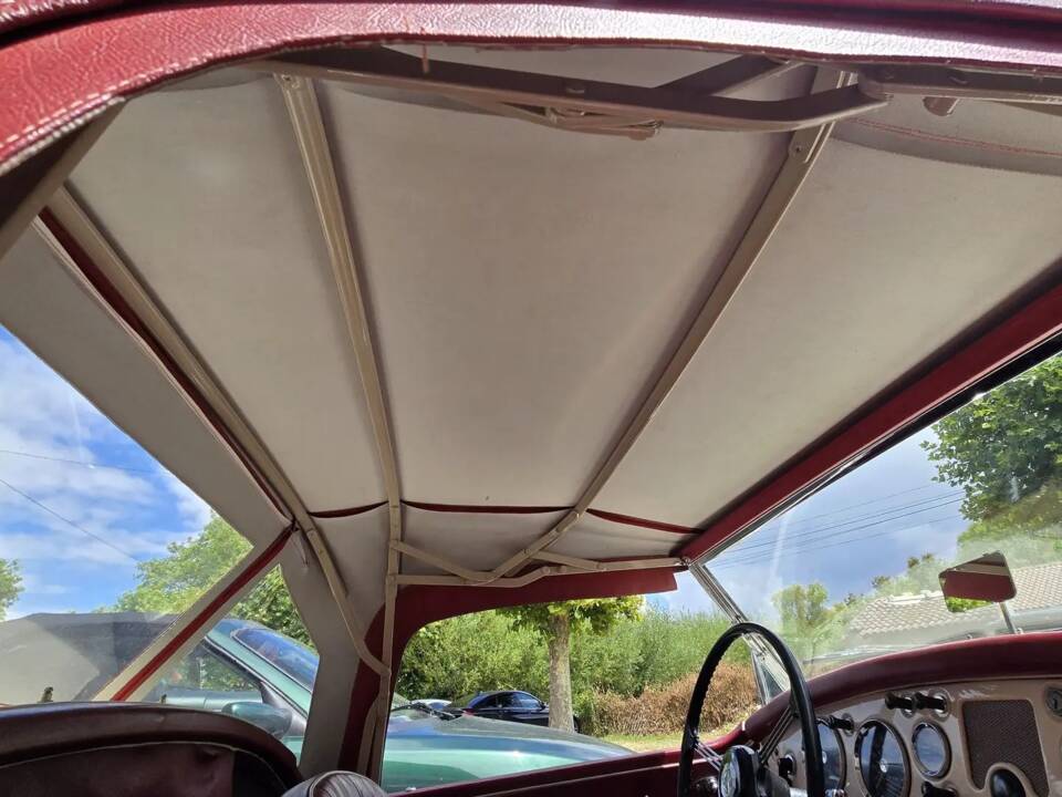 Image 13/17 of MG MGA Twin Cam (1958)