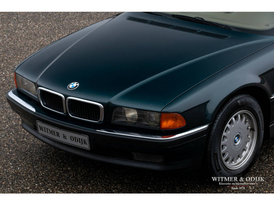 Bild 17/33 von BMW 730i (1995)