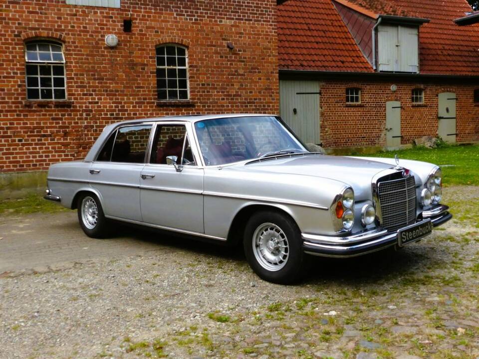 Mercedes-Benz 300 SEL 6.3 silbergrau metallic (W 109) 1971