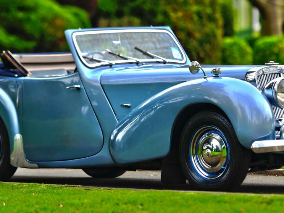 Image 4/50 of Triumph 2000 Roadster (1949)
