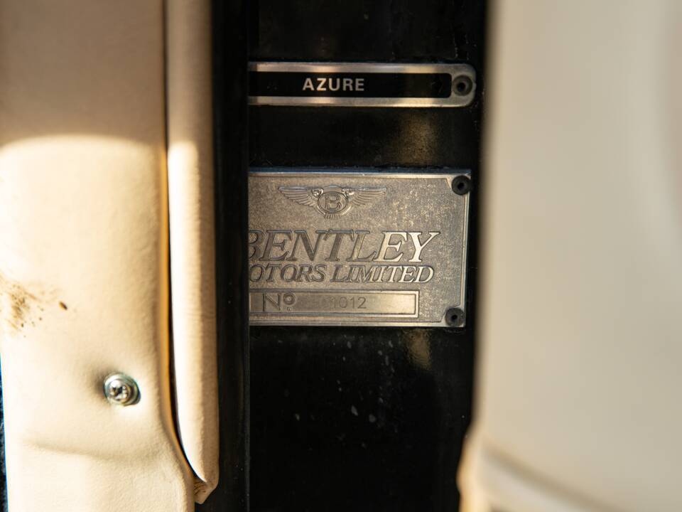 Image 32/39 of Bentley Azure Mulliner (2001)