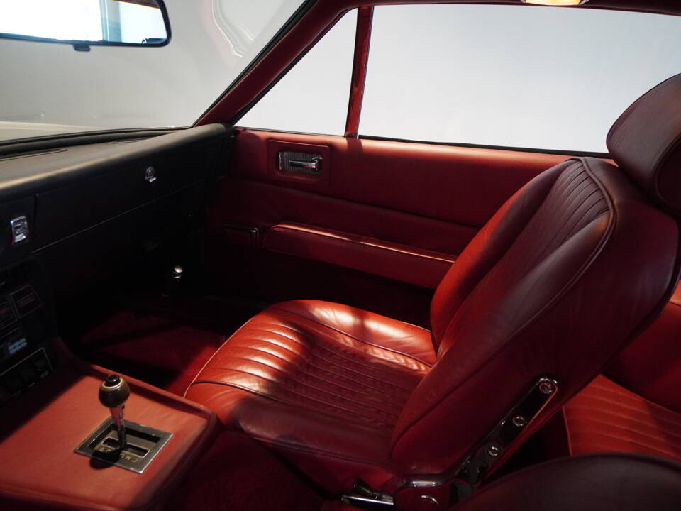 Bild 11/22 von Aston Martin DBS V8 (1971)