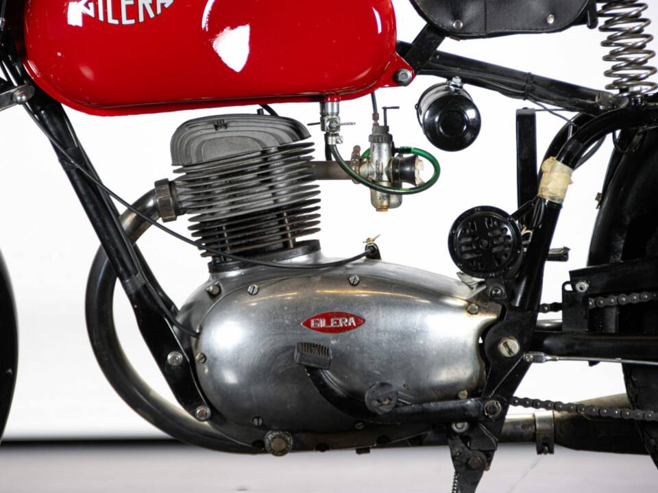 Bild 22/50 von Gilera 150 Sport (1951)