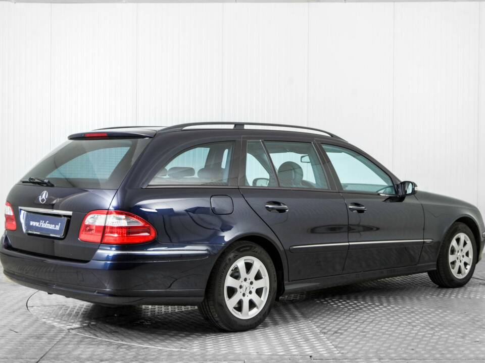 Bild 2/50 von Mercedes-Benz E 320 T 4MATIC (2004)