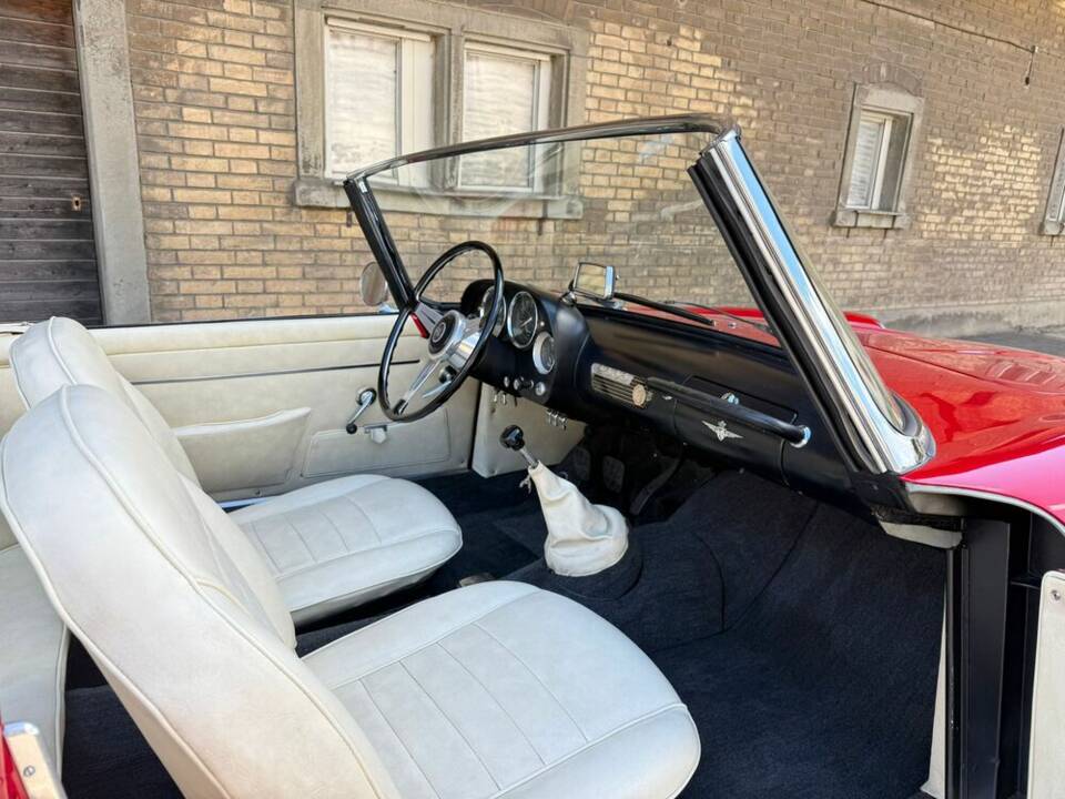 Image 7/20 of Alfa Romeo 2000 Spider (1961)