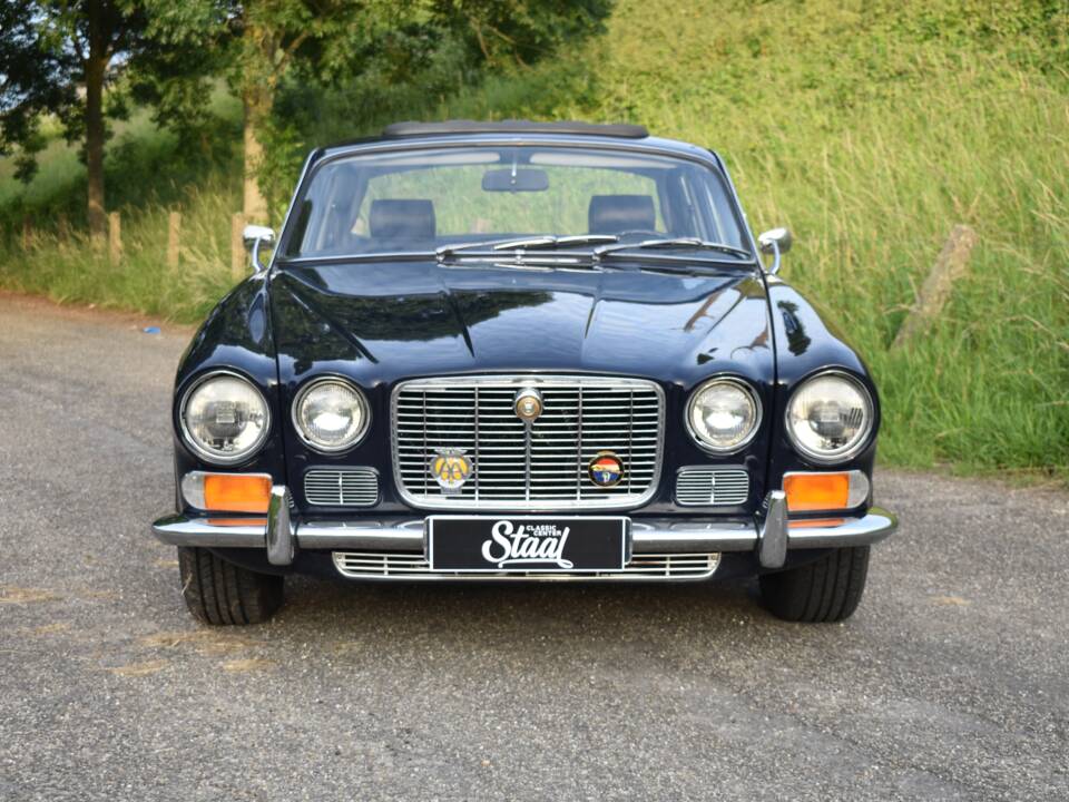Bild 3/37 von Jaguar XJ 6 4.2 (1972)