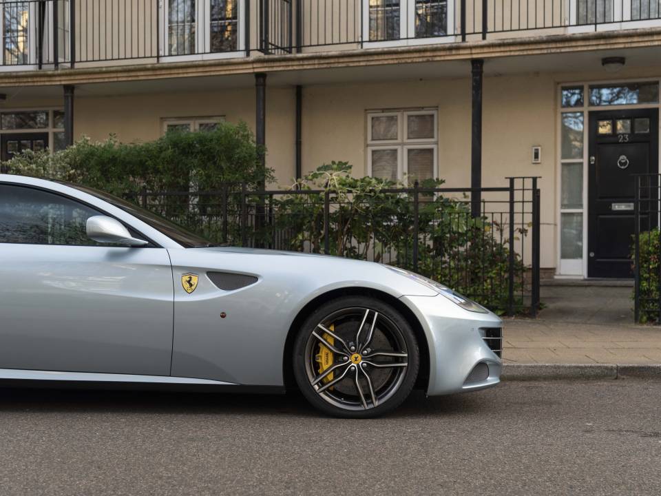 Image 11/32 of Ferrari FF (2015)