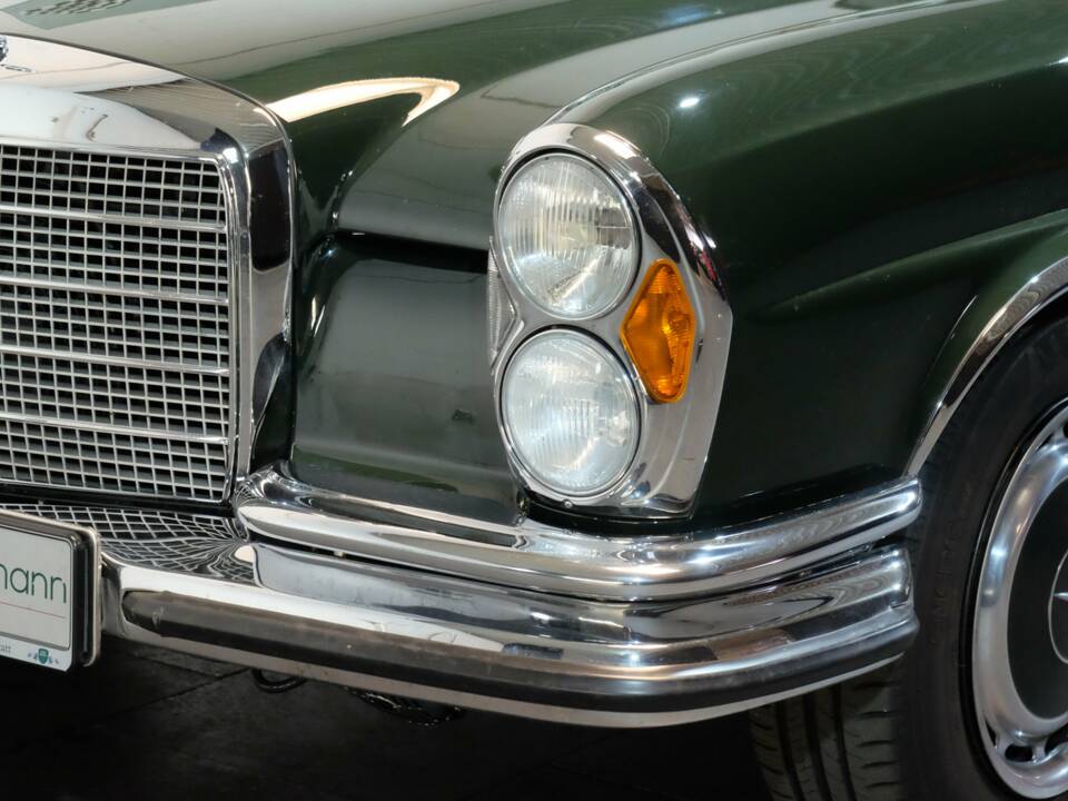Immagine 24/29 di Mercedes-Benz 280 SE 3,5 (1970)