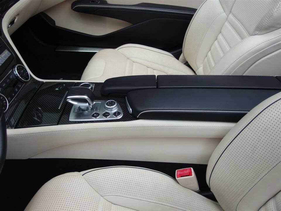 Image 44/99 of Mercedes-Benz SL 63 AMG (2012)