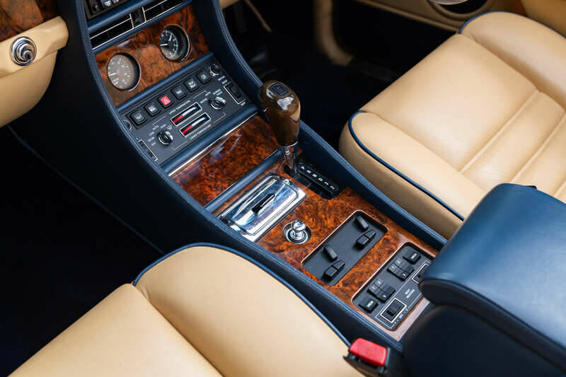 Afbeelding 19/50 van Bentley Azure (1997)