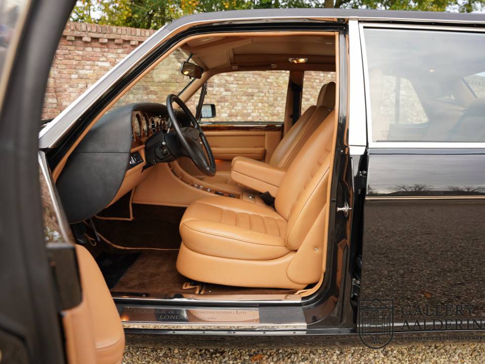 Image 7/50 de Bentley Turbo R lang (1989)