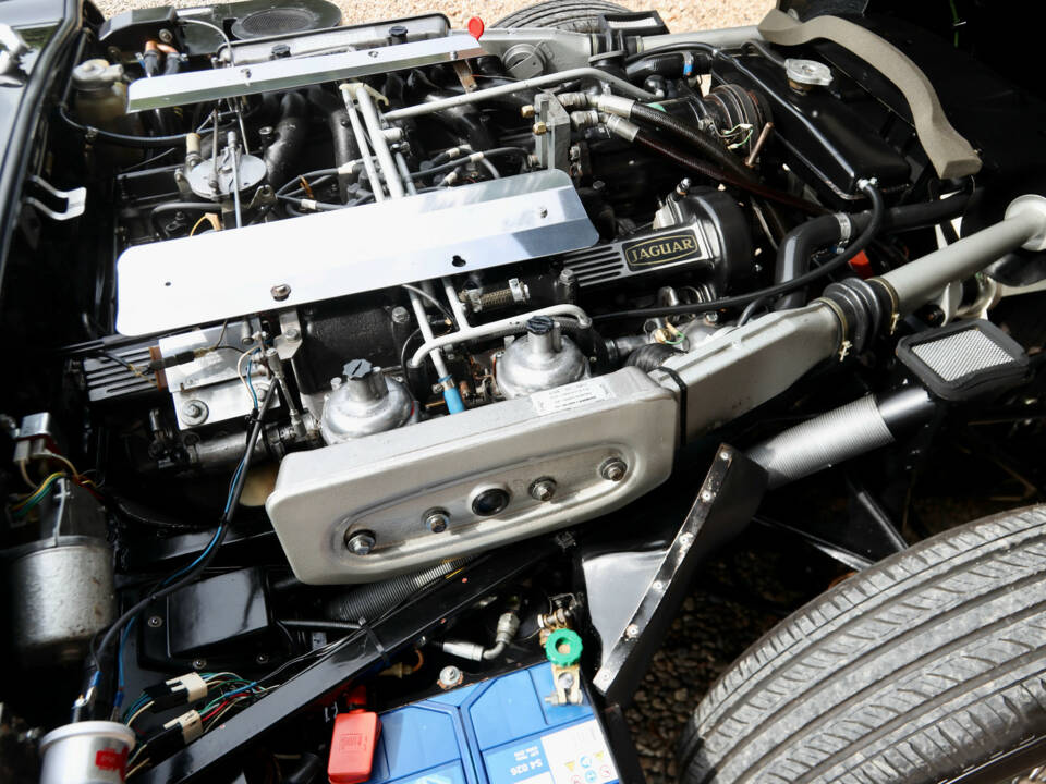 Image 46/50 of Jaguar E-Type V12 (1974)