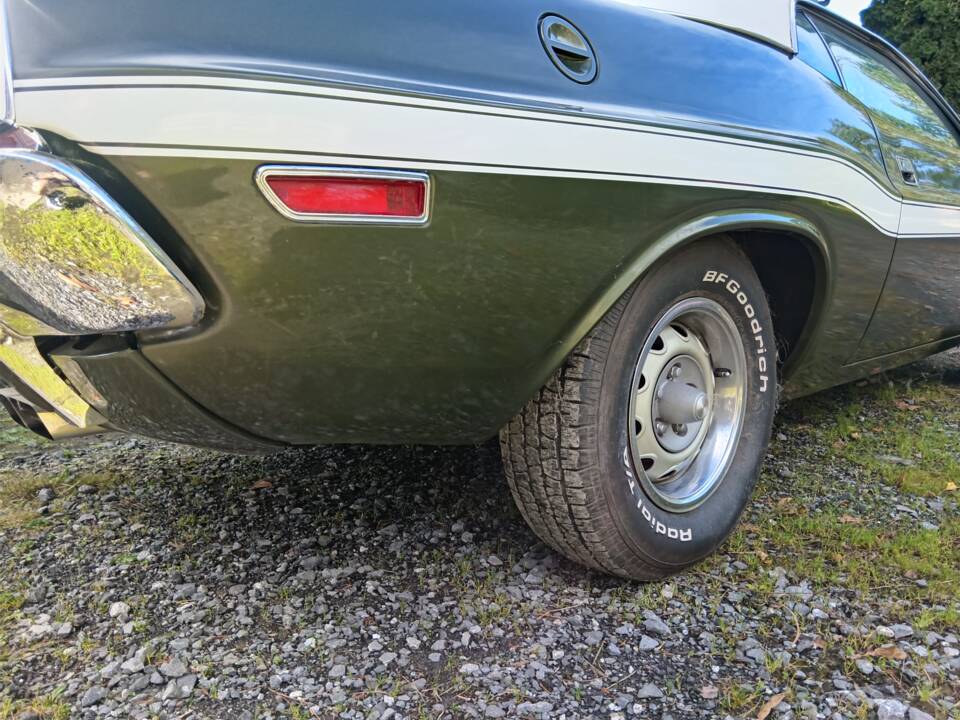 Image 13/27 of Dodge Challenger R/T (1970)