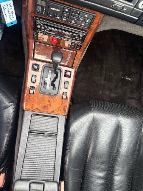 Image 33/49 de Mercedes-Benz 500 SL (1990)