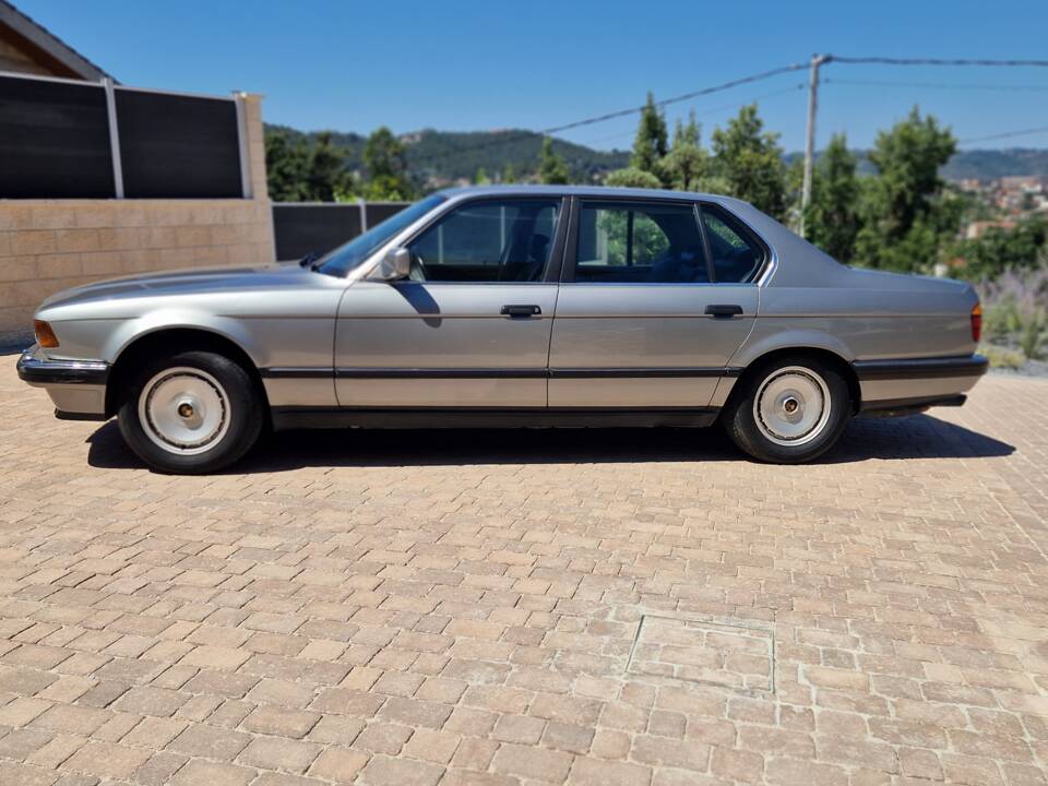 Image 16/40 of BMW 750iL (1989)