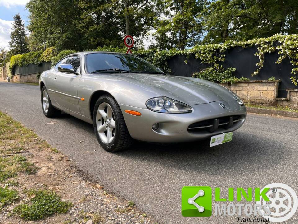 Image 1/10 of Jaguar XK8 4.0 (1998)