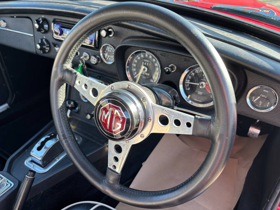 Afbeelding 28/39 van MG MGC GT (1969)