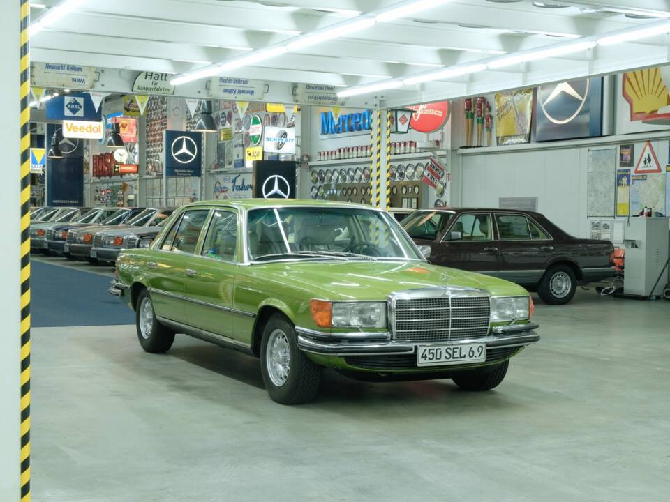 Image 18/50 de Mercedes-Benz 450 SEL 6,9 (1976)