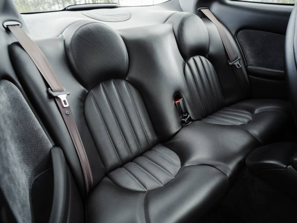 Image 33/42 of Jaguar XK8 4.0 (1999)