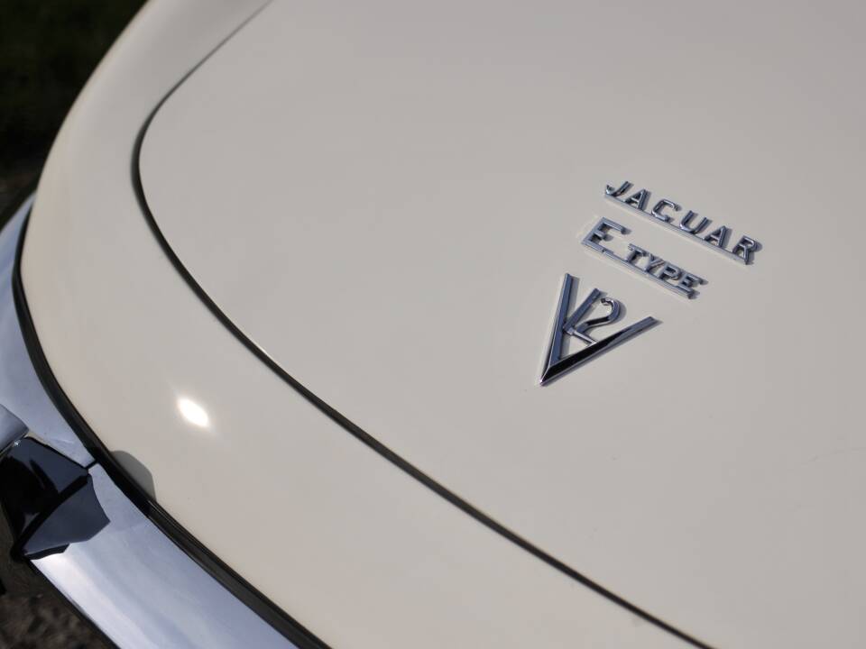 Image 33/39 of Jaguar E-Type V12 (1972)