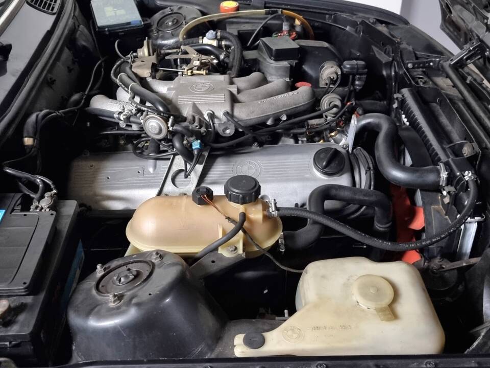 Image 80/100 of BMW 323i (1984)