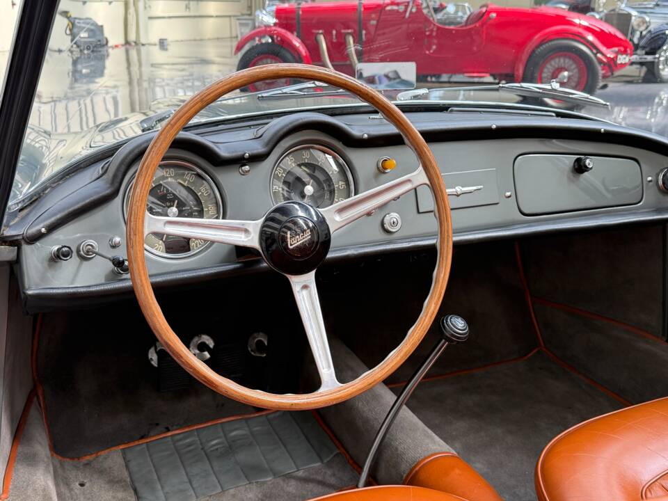 Bild 5/33 von Lancia Aurelia B24 Convertibile (1958)