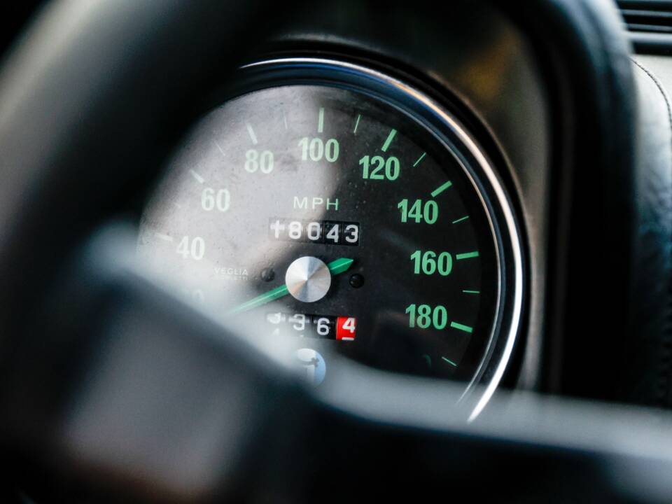 Image 17/26 of De Tomaso Pantera (1972)