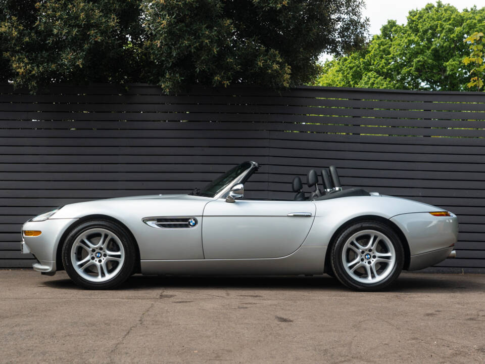 Image 10/53 of BMW Z8 (2001)