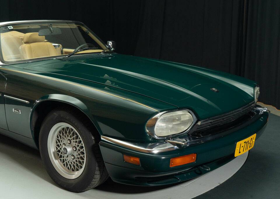 Image 3/8 of Jaguar XJS 4.0 (1994)