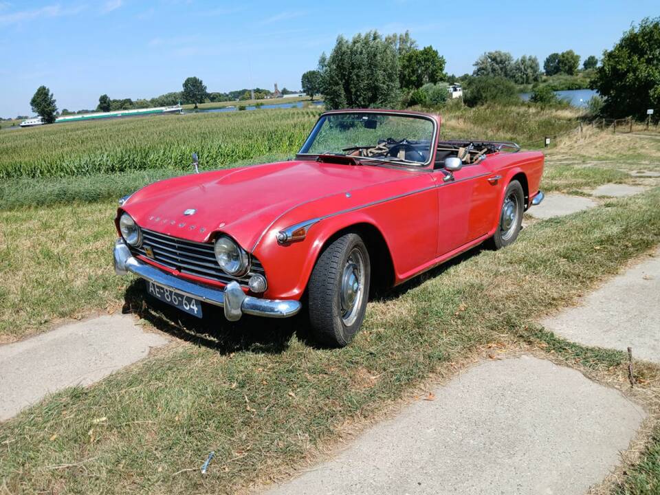Image 4/7 of Triumph TR 4A (1968)