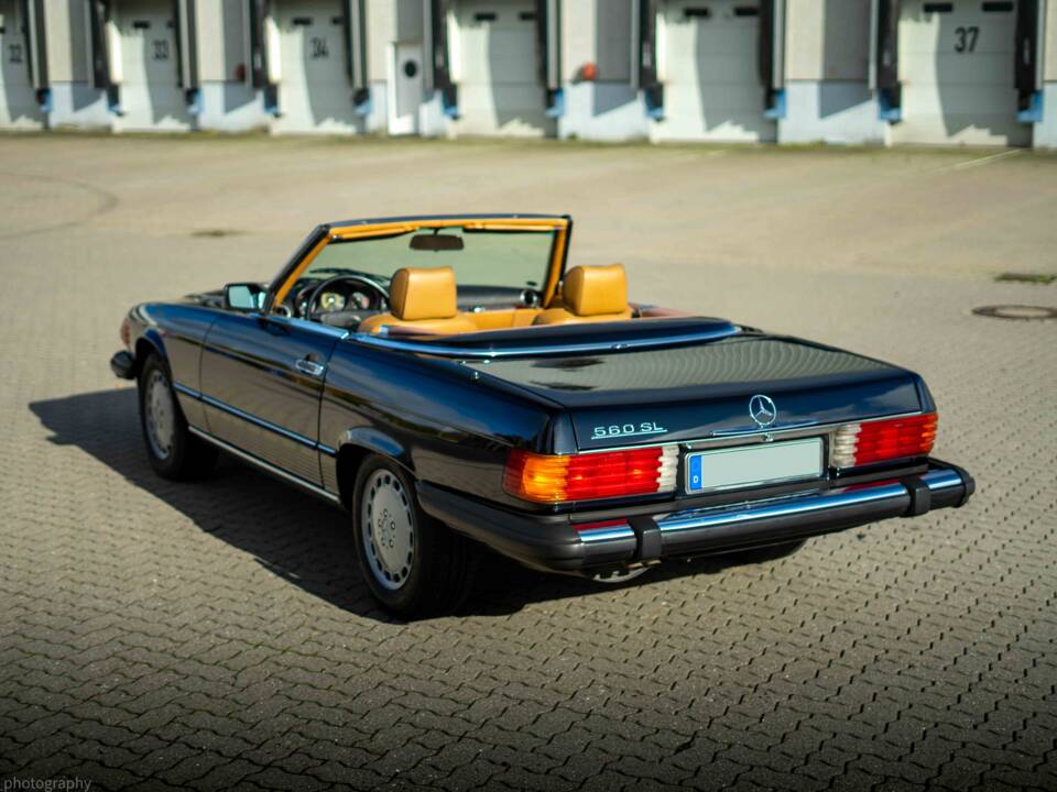 Afbeelding 14/33 van Mercedes-Benz 560 SL (1989)