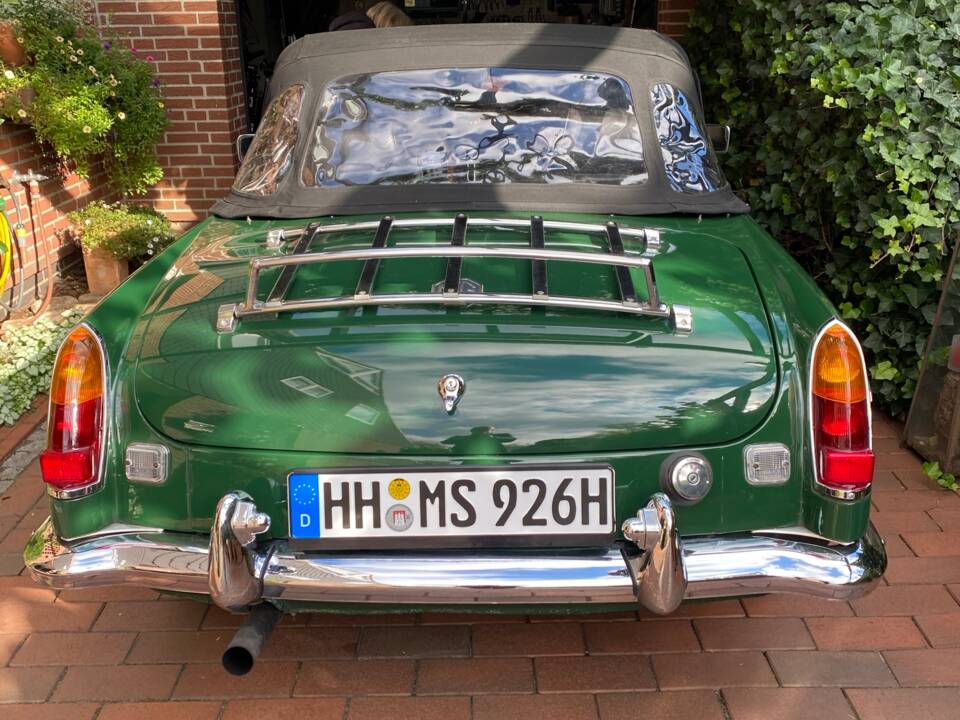 Image 2/17 of MG MGB (1979)