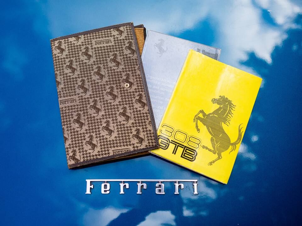 Bild 33/50 von Ferrari 308 GTB (1978)