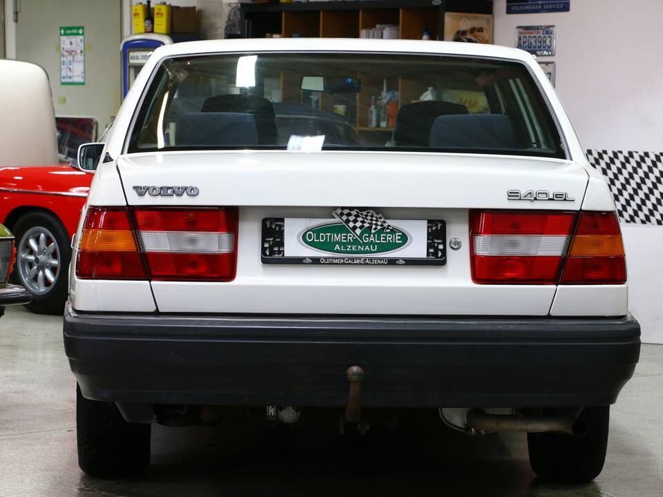 Image 5/34 of Volvo 940 2.3i (1991)
