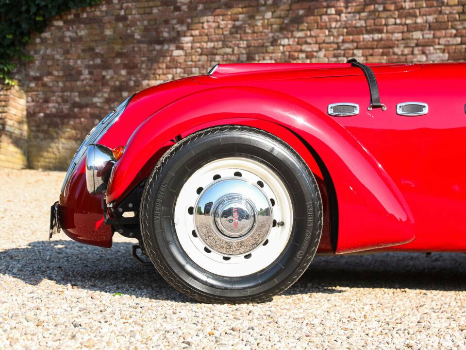 Image 15/50 of Healey Silverstone (1950)
