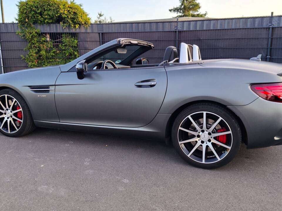 Image 2/18 of Mercedes-Benz SLC 43 AMG (2018)