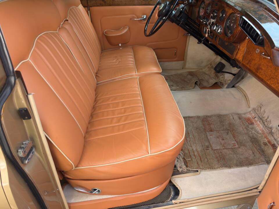 Image 11/26 of Rolls-Royce Silver Cloud II (1961)