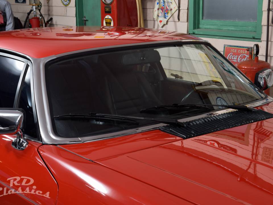 Image 40/43 of Jaguar XJ-S V12 (1990)