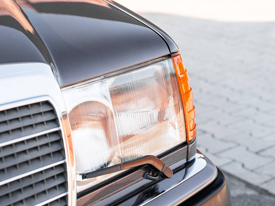 Bild 10/38 von Mercedes-Benz 500 E (1991)