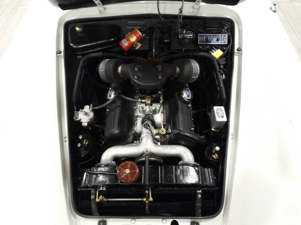 Image 6/10 de Lancia Aurelia B24 Convertible (1958)