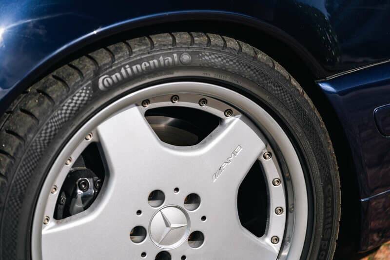 Image 38/50 of Mercedes-Benz SL 600 (2000)