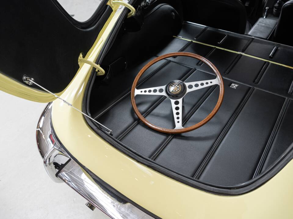 Imagen 33/40 de Jaguar E-Type (2+2) (1970)
