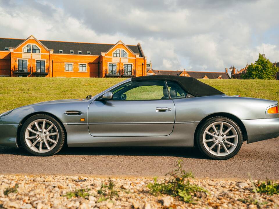 Bild 2/7 von Aston Martin DB 7 Vantage Volante (2002)