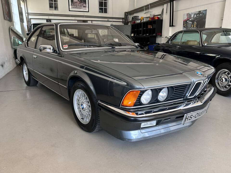 Image 3/23 de BMW 635 CSi (1985)