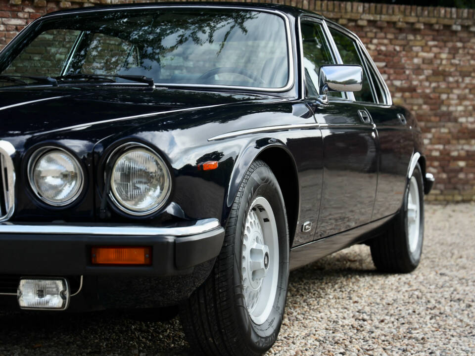 Imagen 16/50 de Jaguar XJ 12 (1985)